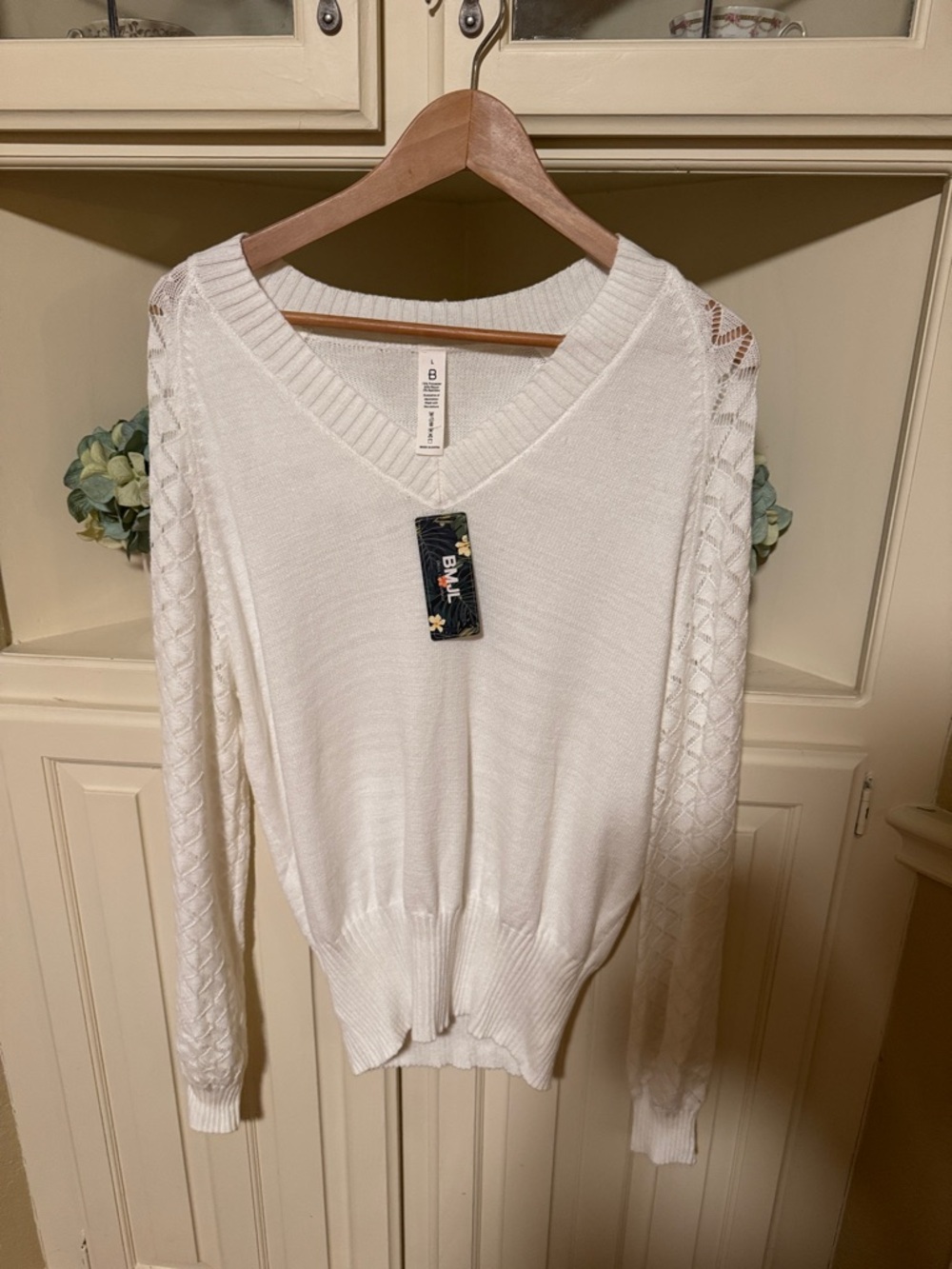White V-Neck Lace Sleeve Women's Sweater